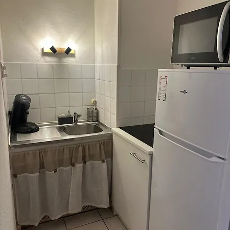 Capouchine Parking Et Balcon Proche Centre *