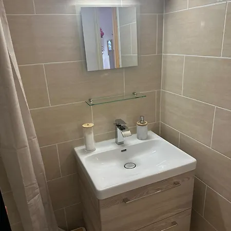 Capouchine Parking Et Balcon Proche Centre